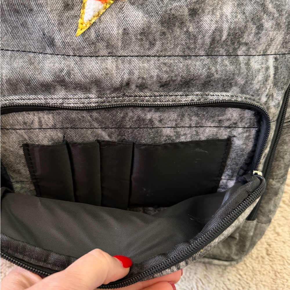 Backpack - Picture 6 of 6